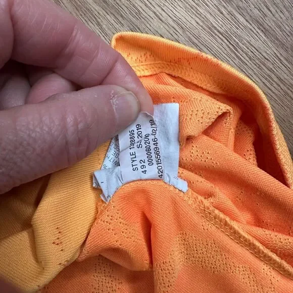 Under Armour Womens XL HeatGear Racerback Tank Top Orange Peach Activewear - Picture 5 of 6